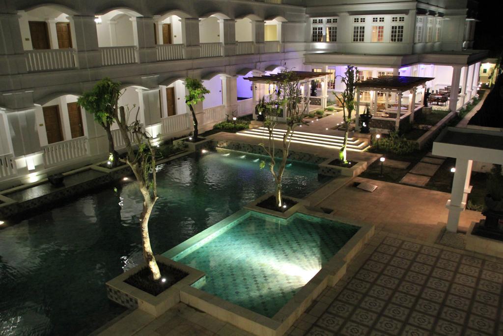 Hotel Ammi Cepu Exterior foto