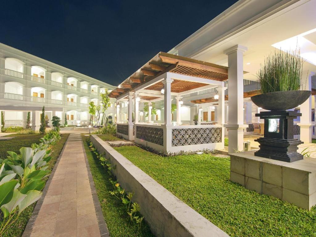 Hotel Ammi Cepu Exterior foto