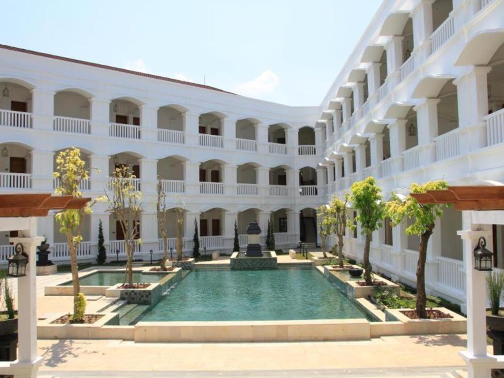 Hotel Ammi Cepu Exterior foto