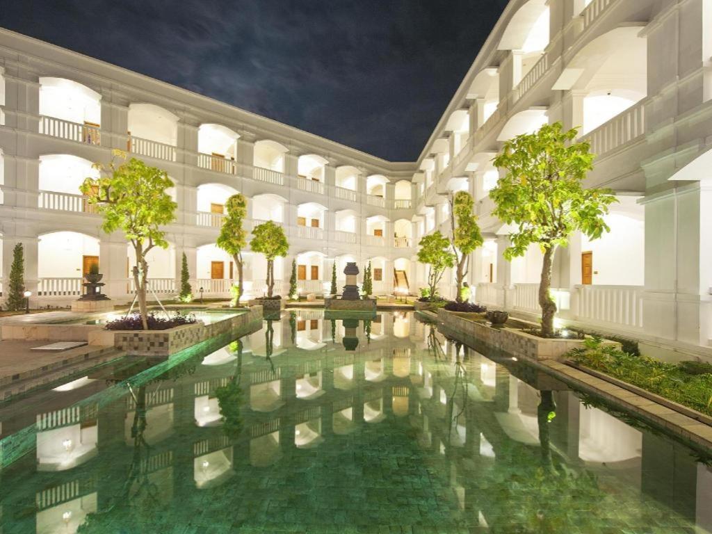 Hotel Ammi Cepu Exterior foto