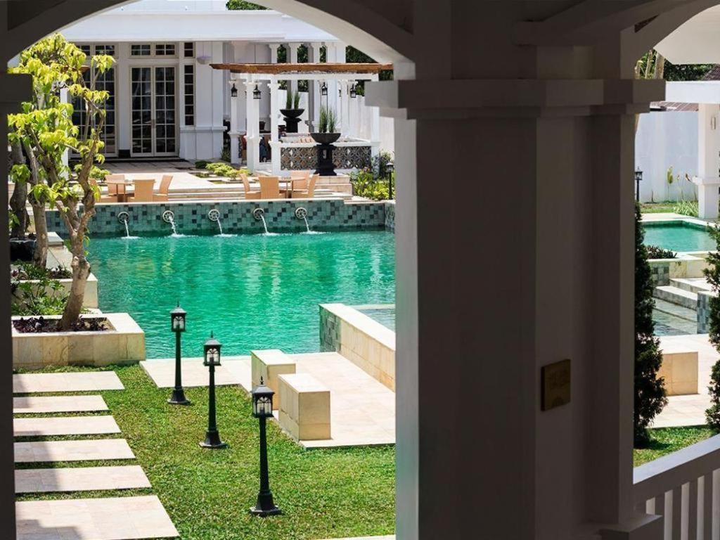 Hotel Ammi Cepu Exterior foto